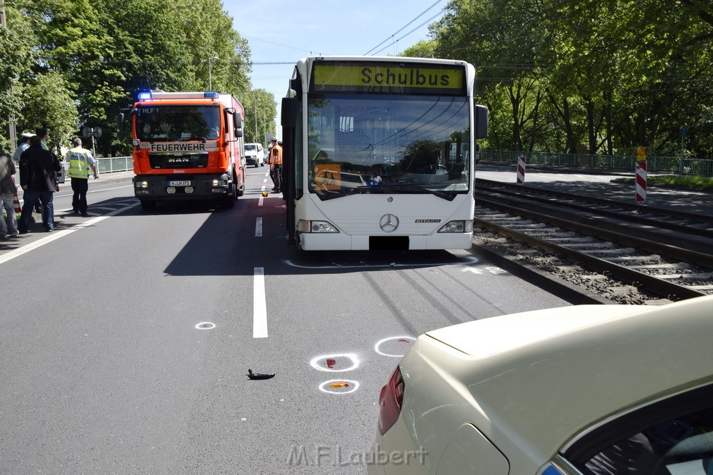 VU Schulbus Taxi Severinsbruecke Rich Innenstadt P33.JPG - Miklos Laubert